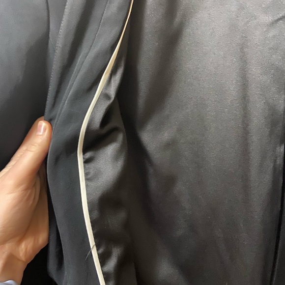 Banana Republic | Black Blazer - Picture 2 of 5